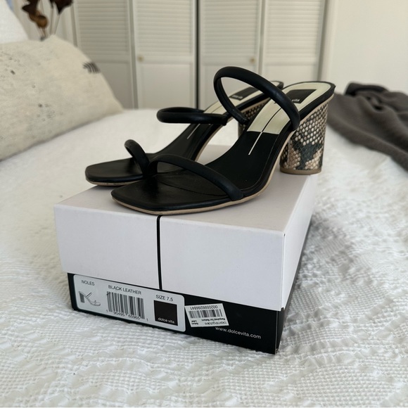 Dolce Vita Noles - Picture 2 of 3